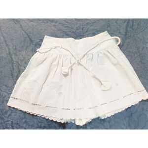 Hunter Bell NWT Fern White Floral Embroidered Scalloped Shorts - Size 6